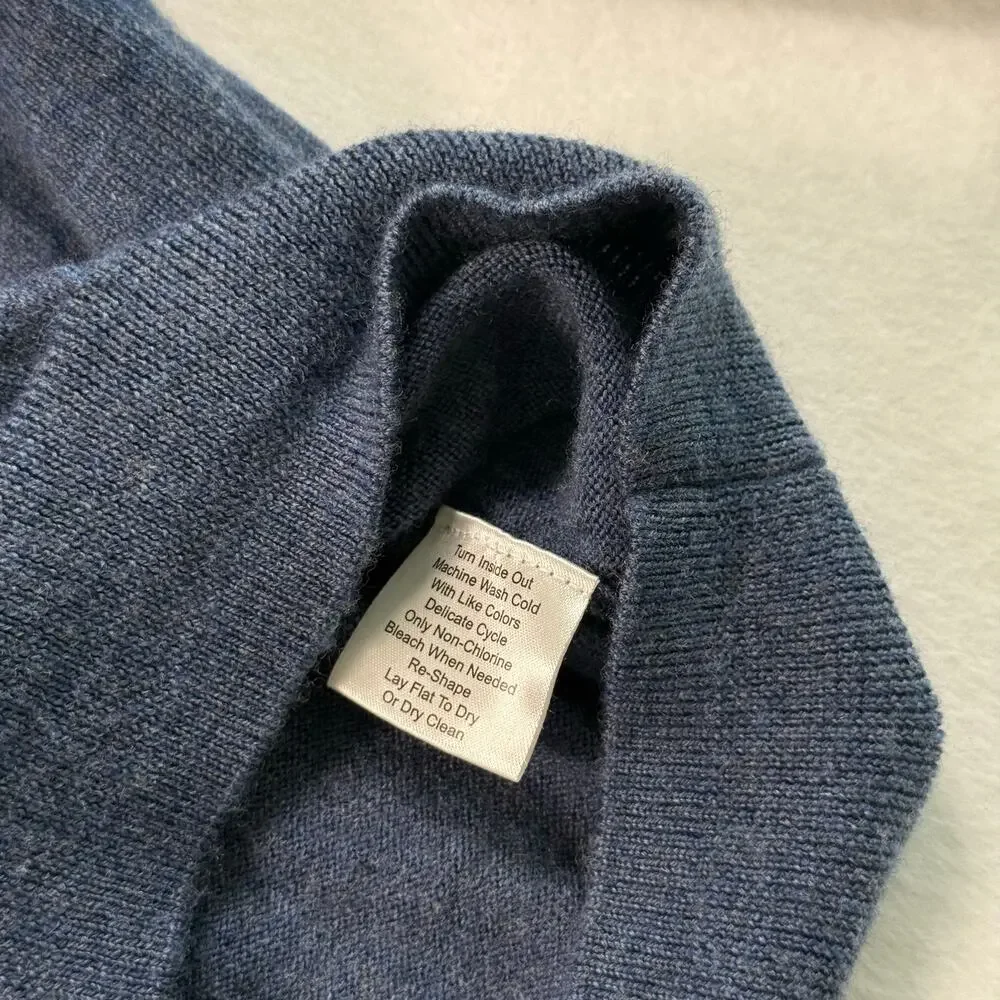 Vintage Joseph Abboud Fine Merino Wool Navy Blue V-Neck Sweater Size Large